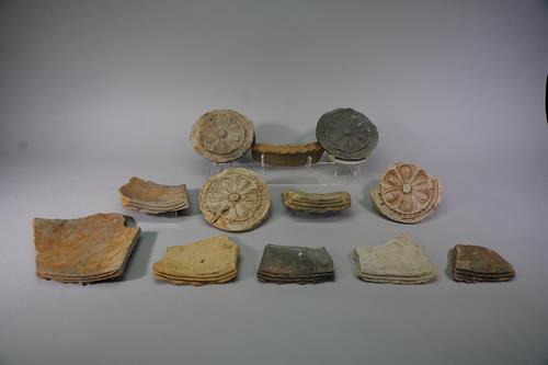 小粕窯跡出土軒丸・軒平瓦